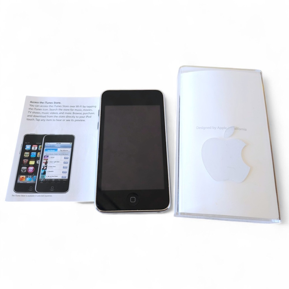 Apple iPod Touch 2nd Gen 8GB Silver A1288 MP3 Player WiFi + Case & Box Bundle